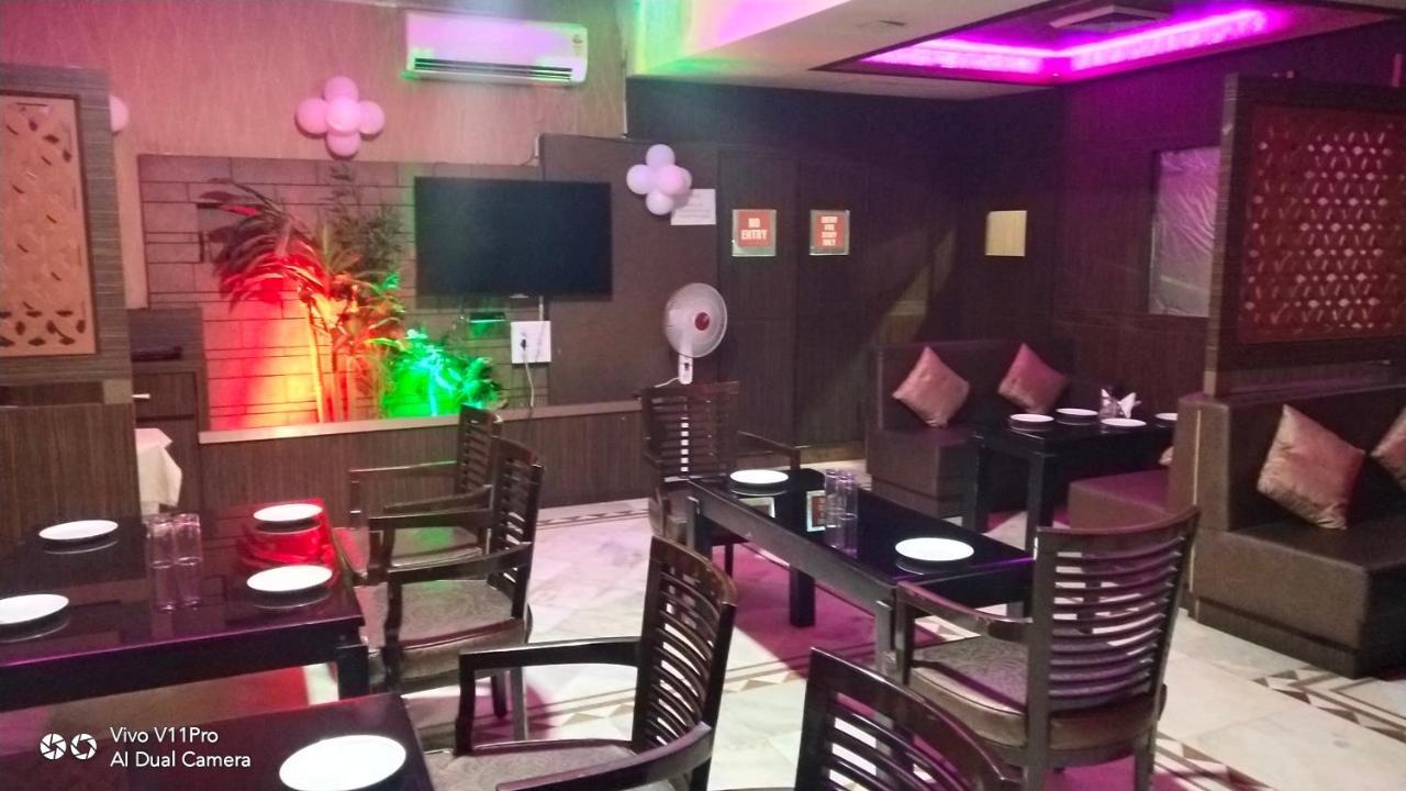 Rass Hotel 坎普尔 外观 照片