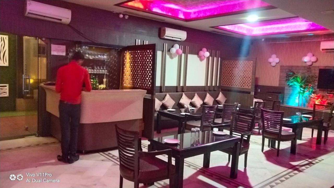 Rass Hotel 坎普尔 外观 照片